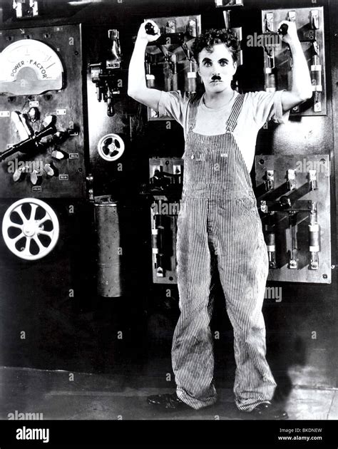 MODERN TIMES (1936) CHARLIE CHAPLIN MDTS 006P Stock Photo - Alamy