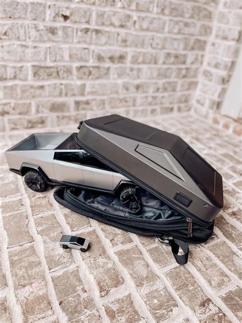 Cyberpack Anti-theft Laptop Backpack (Tesla Cybertruck Inspired) – TESLARATI Marketplace