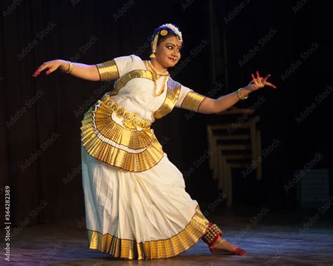 A beautiful mohiniyattam dancer Stock Photo | Adobe Stock