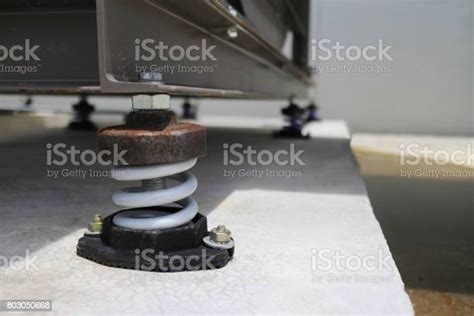 Vibration Damper In Use Stock Photo - Download Image Now - Shaking ...