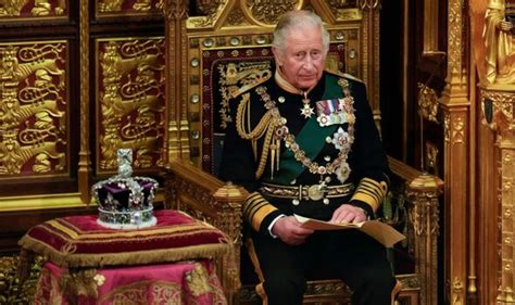 King Charles' Christmas speech could provide an 'olive branch' to Harry ...