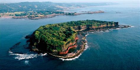 Maharashtra, Konkan - Suvarnadurg Fort, near Harnai