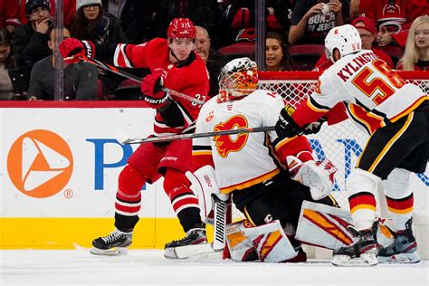 NHL: Hurricanes' Andrei Svechnikov has ridiculous lacrosse style goal