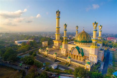 Wisata Kota Mataram Dibuka, Dilarang Main Layangan di Pantai