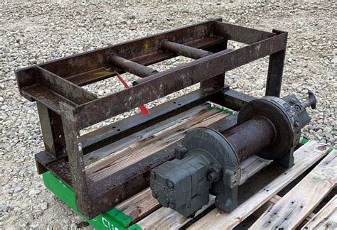 Ramsey 8,000 lb. hydraulic winch w/ mounting frame - Schneider ...