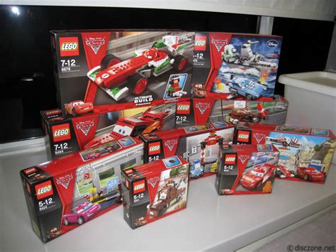 Review of 8200 and 8201 Lego Cars 2 Lightning McQueen and Mater