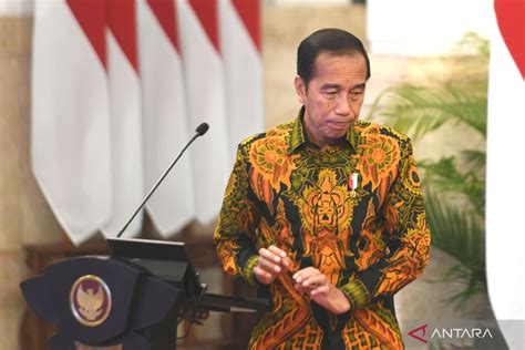 Jokowi asks Polri to serve wholeheartedly on Bhayangkara's Anniversary - ANTARA News