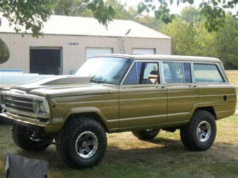 Sell used 1989 jeep grand cherokee new paint interior wheels & tires - slick drive anywher in ...