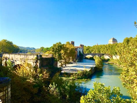 The Tiber Island, a fascinating history.