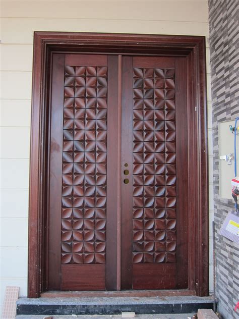 Wooden Main Gate Design 2020 | Wooden main door design, Wooden front door design, Wooden door design