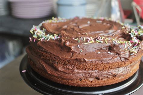 Old Fashioned Chocolate Cake - Foodie Hub | Daniel Diver