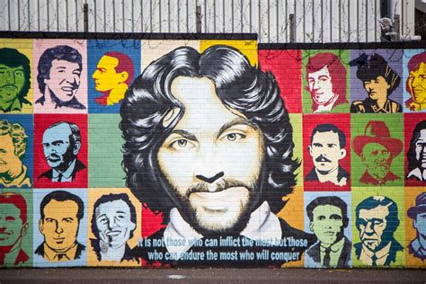 Belfast Peace Wall and its murals - how to see it for yourself