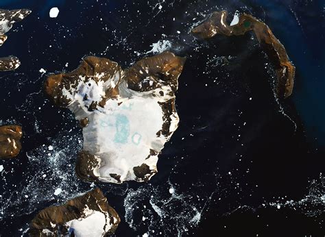 Images from Space Show Antarctica Melting After Hottest Day Ever Recorded in 2022 | Astronomy ...