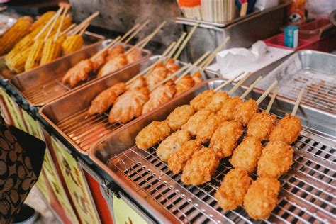 12 Delicious Types of Vietnamese Street Food and Drinks - trekbible