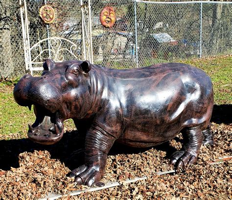 Hippo Statue Large - The Metal Zoo