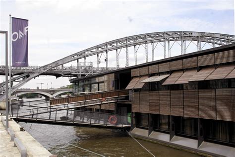 OFF Paris Seine : un bar flottant s'installe dans un hôtel insolite sur ...