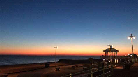 Sunset from Brighton beach this evening : r/britpics