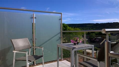 Privacy Screen Glass Balustrade | Privacy screen, Glass balcony, Privacy screen outdoor