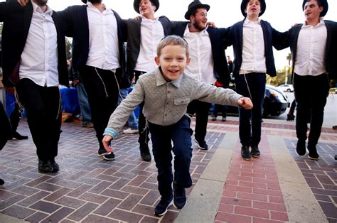 10-foot hanukiah lit in Pasadena, Hanukkah begins with history, current events on mind ...