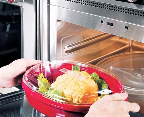 Precautions To Be Mindful Of While Heating Food In Microwave | HerZindagi