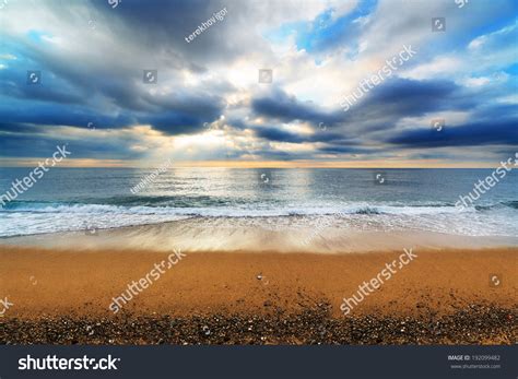 Beautiful Sandy Beach Sunrise Stock Photo 192099482 - Shutterstock