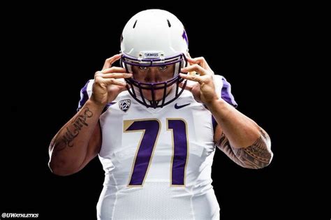 A look at the new Washington Huskies football uniforms from Nike. Photo ...