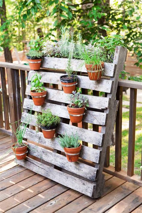 21 Spectacular Recycled Wood Pallet Garden Ideas To DIY