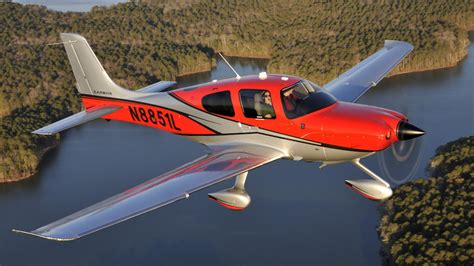 Flight Test: Cirrus SR-22 GTS G6 - Pilot