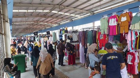 Commerce At Tanah Abang Market Back To Normal Ahead Of Christmas