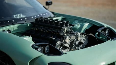 เจ้าของ Mazda RX-7 เบื่อเครื่อง Rotary เลยจับยัดขุมพลัง V12 จาก Pagani Zonda ซะเลย - Carvariety