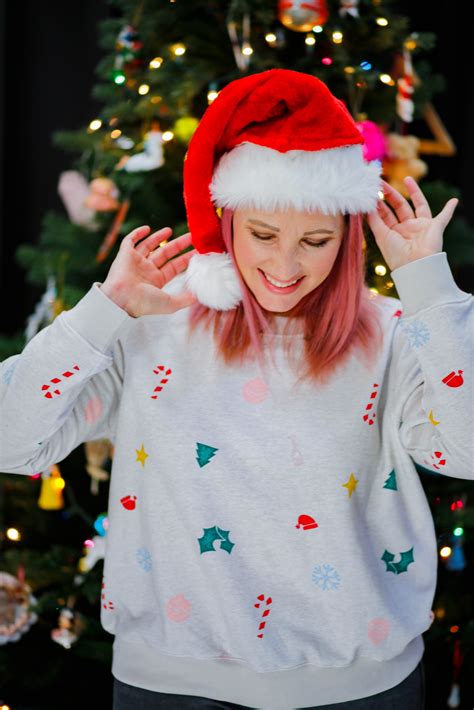 Christmas Sweatshirts: The Best of the Season - Lipgloss and Crayons