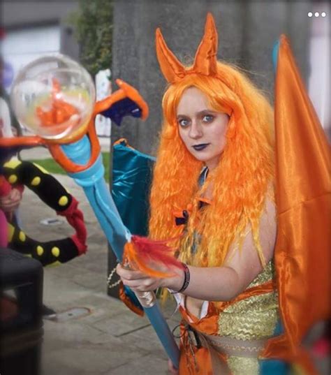 Charizard cosplay | Cosplay Amino