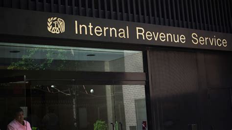 Tax day: Chances to get audited by IRS lowest in decades — RT America