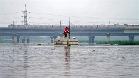 Delhi floods: Yamuna Bank metro station reopened for public as water ...