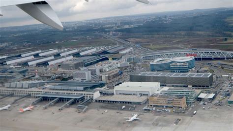 Flughafen Stuttgart: Geschichte, Terminals, Passagierzahlen und Ziele | Stuttgart