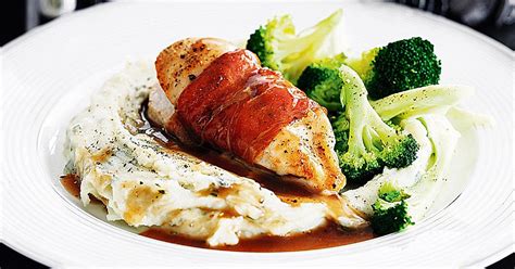 Slimming World recipes: Posh chicken with mash and broccoli - Mirror Online