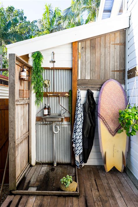 Surf Shacks 059 – Celeste Twikler – Indoek | Outdoor bathroom design, Beach house interior ...