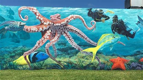 Underwater Mural Divers and Octopus Mural Sea Life Mural | Sea murals, Beach mural, Mural