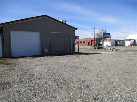 Large Five Car Shop - Billings MT Rentals | Just listed large shop with 4 car bay. Two garage ...