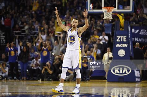 Steph Curry Sets New NBA Record for 3-Pointers in Single Game - WearTesters