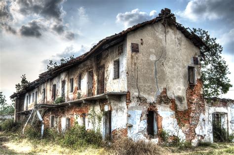 abandoned farm italy photo - Cerca con Google | Abandoned, Abandoned houses, Italy photo