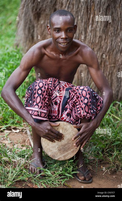 Bantu tribe hi-res stock photography and images - Alamy