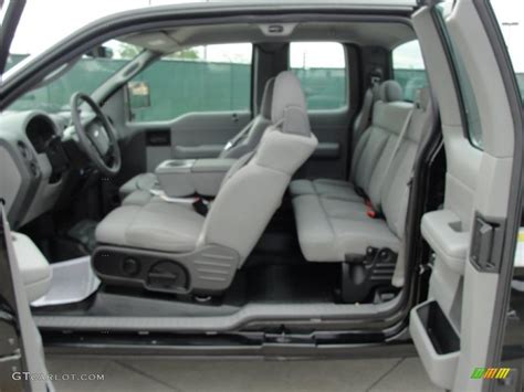 2006 Ford F150 STX SuperCab interior Photo #47362532 | GTCarLot.com