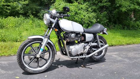 1979 Yamaha XS650 Cafe Racer silver custom lots of parts