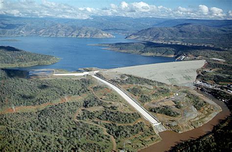 Oroville Dam - Wikipedia