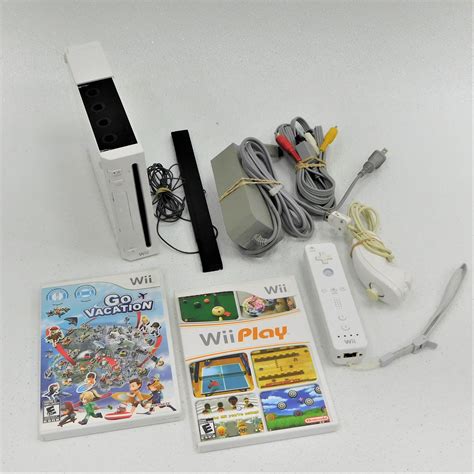 Buy the Nintendo Wii With 1 Controller and 2 Games | GoodwillFinds