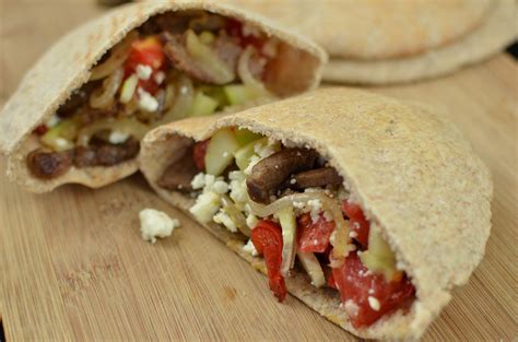 Greek Pita Pockets Recipe - Momsdish