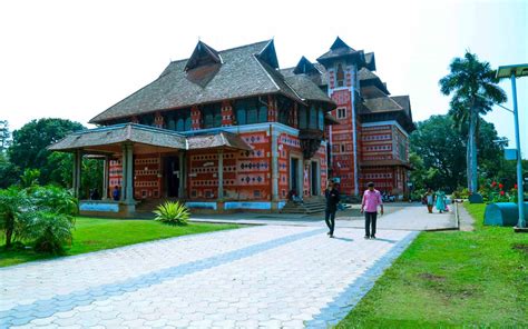 NAPIER MUSEUM - 4Kerala