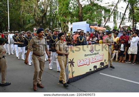 Kerala police uniform : 63 images, photos et images vectorielles de ...