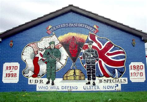 Fadó Fadó: Irish Memory: Political Murals of Northern Ireland (1970s - 2010)